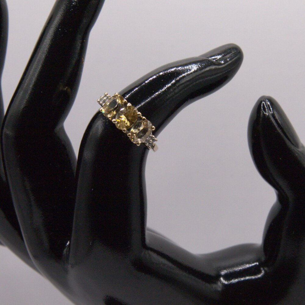 10KT GOLD YELLOW ZIRCON RING - Picture 11 of 11